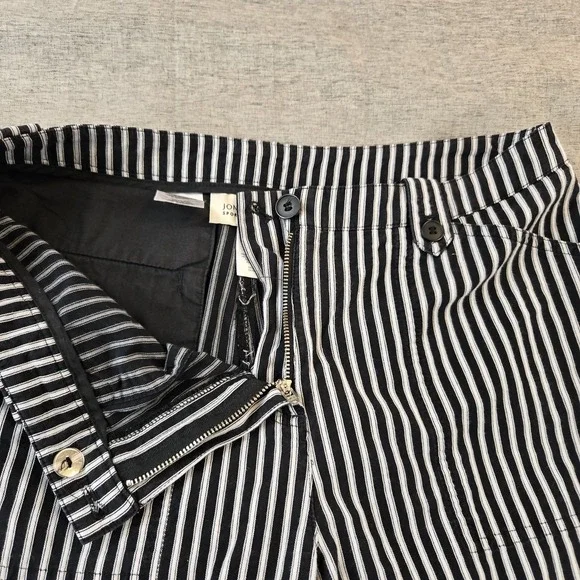 Jones New York Sport Women's Long Shorts Twill Bermuda Stripes 11" Inseam Size 8 - Picture 2 of 10